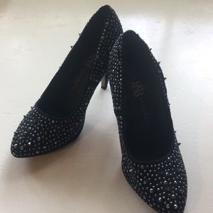 Rock & Republic studded pumps sz 9.5